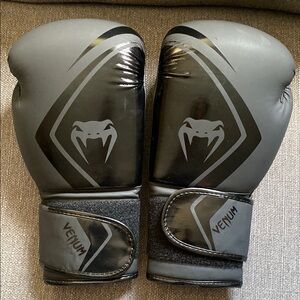 Venum Contender 2.0  Black Boxing Gloves 12oz Adult size